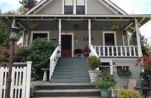 The Dalles Apartment | Executive Apartment Suite: Min. Stay 2+Days