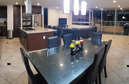 Castropol Apartment | Executive Apartment with an Amazing City View