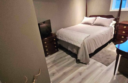 Tecumseh Apartment | Executive basement suite in the heart of Tecumseh