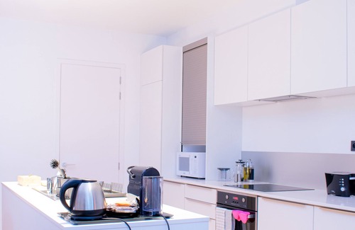 Saint-Josse-ten-Noode Apartment | Executive Serviced Residence w/Parking