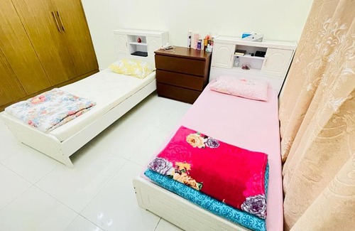 Al Mankhool House | Executive Bedspace only For Ladies