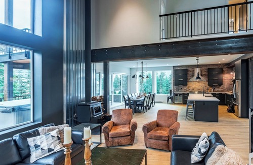Hemlock Valley Cabin | Executive Cabin, Ski and Ski Out at Sasquatch Mountain
