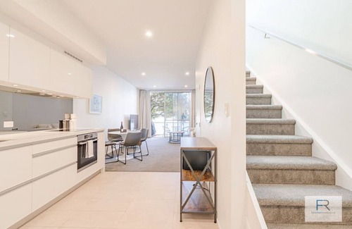 Freemans Bay House | Executive city-fringe Townhouse