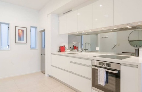 Freemans Bay House | Executive city-fringe Townhouse
