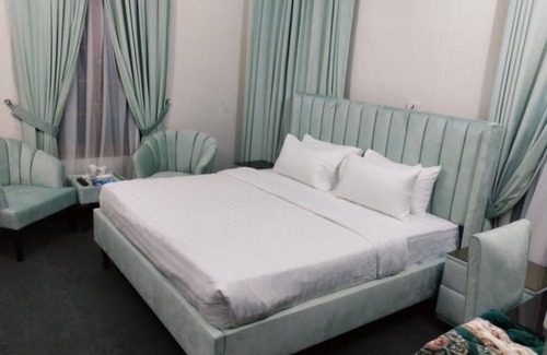 Blue Area Bed & Breakfast | Executive Clift Royal - Best place in Islamabad F8 Sector