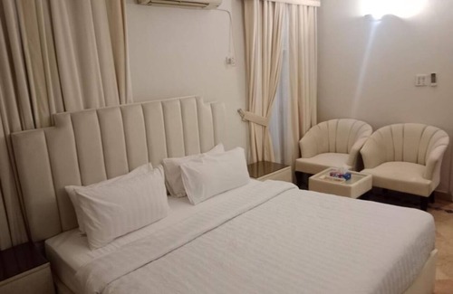 Blue Area Bed & Breakfast | Executive Clift Royal - Best place in Islamabad F8 Sector