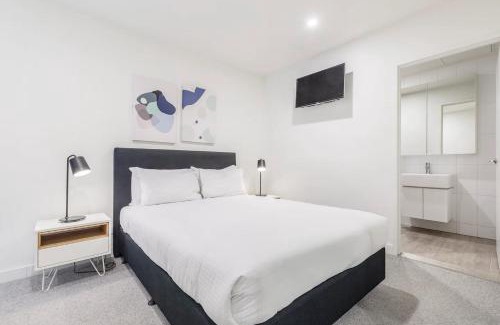 Bundoora Apartment | Executive Comfort Living Near La Trobe & RMIT Uni