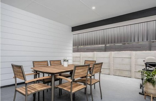 Albany House | Executive Comfort right in the Heart of Albany