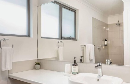 Albany House | Executive Comfort right in the Heart of Albany