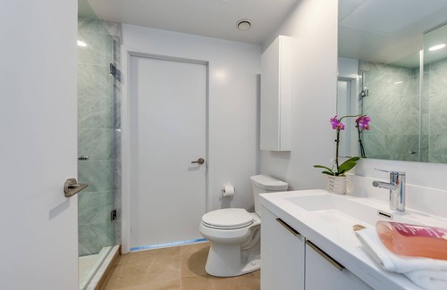 North York Apartment | EXECUTIVE CONDO! Lawrence and Don Mills