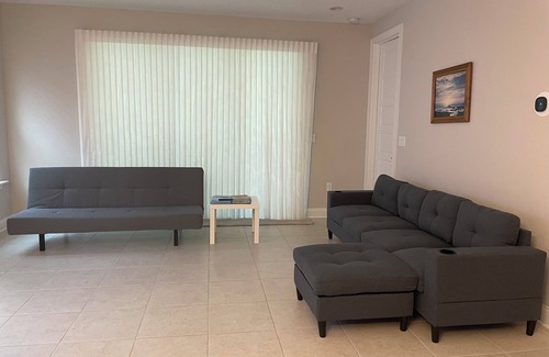 Deercreek House | Executive Corporate housing close to Jaguars, Golf, beaches and St. Augustine.