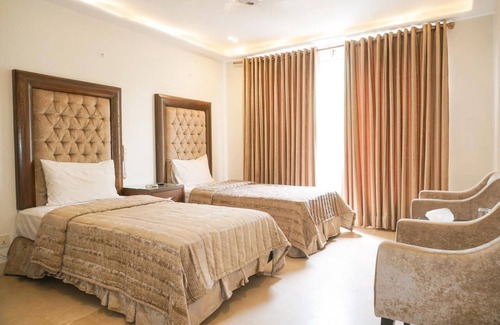 Gulberg Hotel | Executive deluxe room - Gulberg 2 Lahore