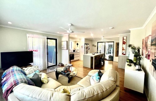 Burdell Apartment | Executive Entire House - 3 bedrooms 1 bathroom