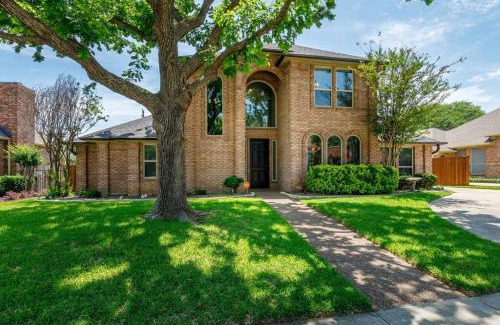 Keller House | Executive Family Home with Pool in Keller, DFW by HomeStayPros
