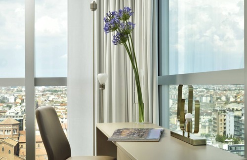 Centro Direzionale Apartment | Executive four-room apartment with city view - Torre Galfa Milan | An Experiences