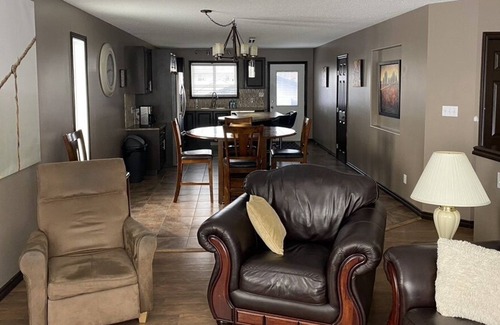 Bonnyville House | Executive Furnished 5 bedroom House