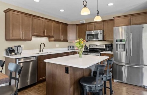 Saskatoon House | Executive Getaway