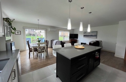 Dieppe House | Executive Home in Dieppe (Semi-Detached) - close to airport & downtown nMoncton