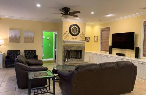 Mossy Oaks House | Executive home retreat!