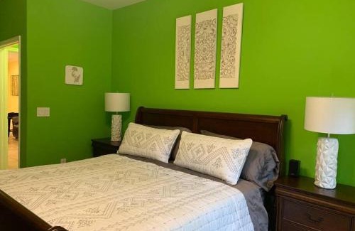 Mossy Oaks House | Executive home retreat!