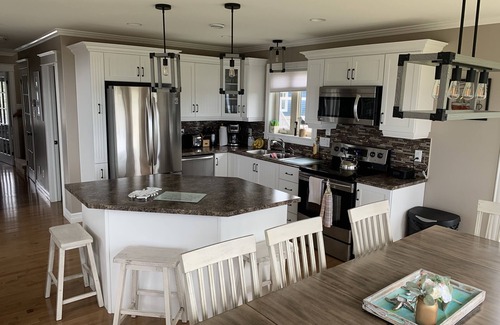 Logy Bay-Middle Cove-Outer Cove House | Executive Home Stunning Ocean View, St John's 10 min Sauna, Firepit, Fitness Rm