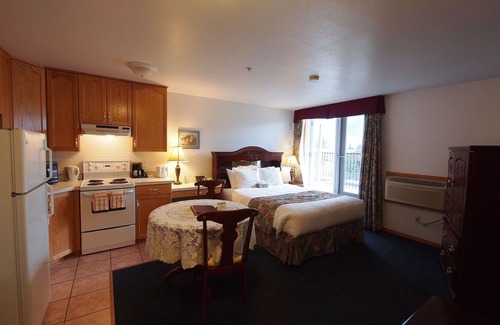 High Level Hotel | Executive House Suites Hotel & Conference Centre