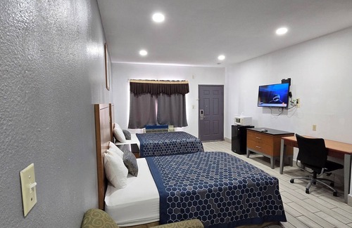 Laguna Heights Hotel | Executive Inn and Suites