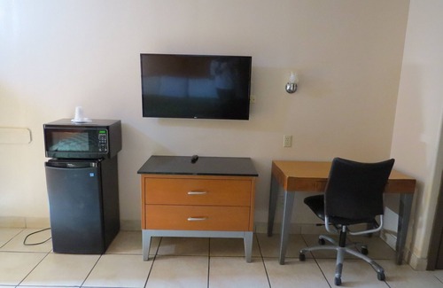 Laguna Heights Hotel | Executive Inn and Suites