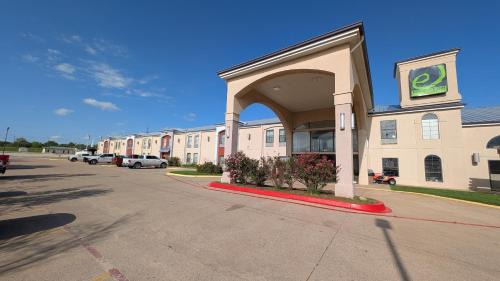 Wichita Falls Hotel | Executive Inn and Suites Wichita Falls