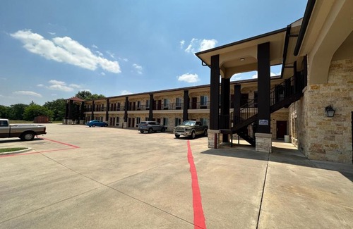 Pittsburg Hotel | Executive Inn and Suites