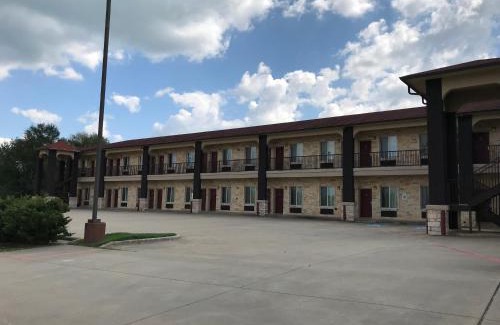 Pittsburg Hotel | Executive Inn and Suites