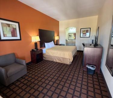 Pittsburg Hotel | Executive Inn and Suites