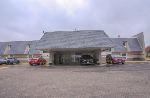 Owatonna Hotel | Executive Inn By Belvilla Owatonna Hwy 35