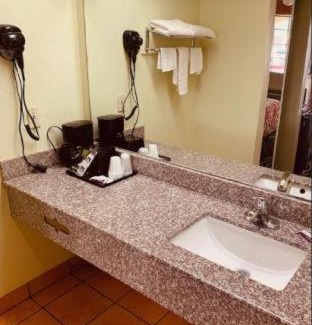 Hondo Hotel | Executive Inn Hondo