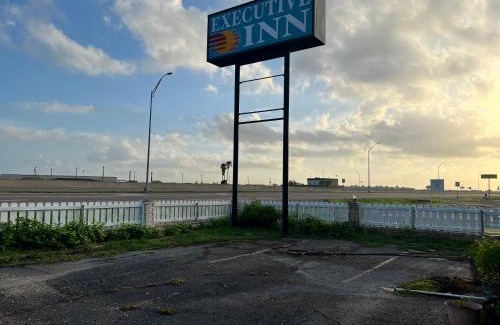 Robstown Hotel | Executive Inn Robstown