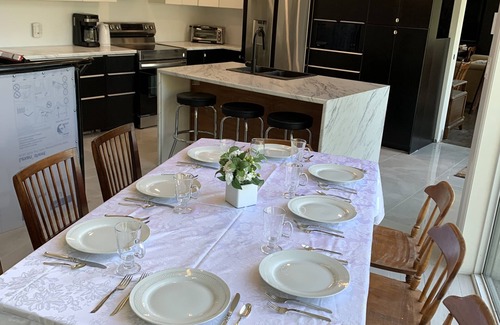 La Peche Villa | Executive Lakeside Villa