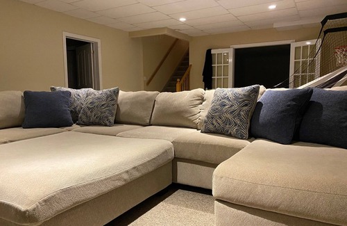 Faraday House | Executive Lakefront Cottage on Bay Lake