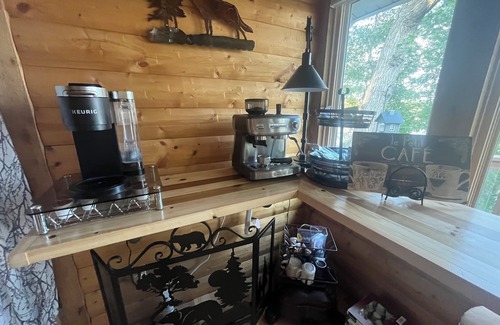 Lake Shore House | Executive Lakehome on Gull Lake – Fully Furnished 30+ Day Stays Amazing Views