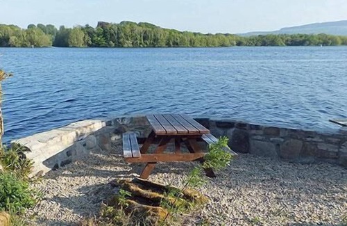Enniskillen Ski Chalet | Executive Lakeside Lodge at Mullans Bay