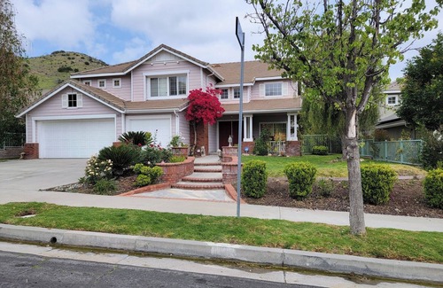 Canoga Park House | Executive Living, Scenic location 5+3 furnished; pool and entertainer's backyard