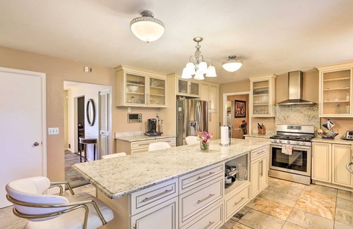 Toledo Condo | Executive Living: Toledo Golf Home w/Gym, Court