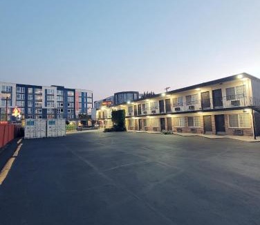 Kerns Hotel | Executive Lodge