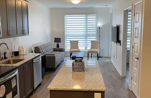 Oakville Apartment | Executive Luxury Apartment.