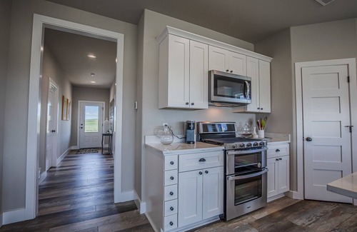 Waunakee Villa | Executive Modern Farmhouse 6 Bdrm 4 Bath In Rural WI Setting close to Madison!