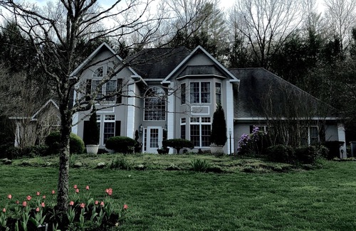 Franklin House | Executive Mountain Estate in Exclusive Brookwood Beautifully Furnished/Decorated