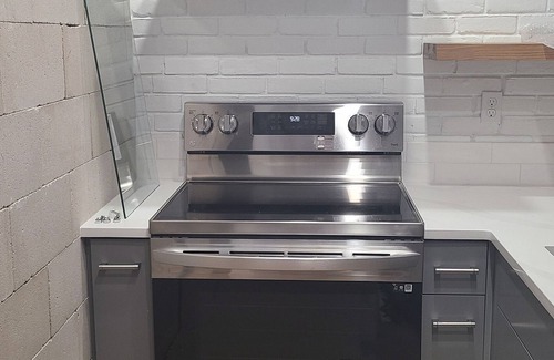 Downtown Condo | Executive one bedroom furnished condo a walk away from Pearl St.