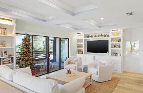 Sanibel Apartment | Executive Residence at Gulfside Place Completely Renovated in 2021 Walk Out Panoramic Gulf Views