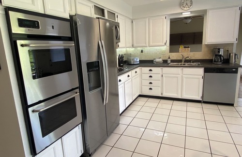 Naperville House | Executive Residence Corporate Corridor minutes from Naperville downtown