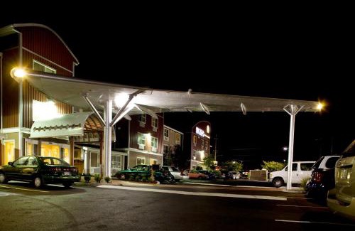 Holly Hotel | Executive Residency by Best Western Navigator Inn & Suites