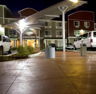 Holly Hotel | Executive Residency by Best Western Navigator Inn & Suites